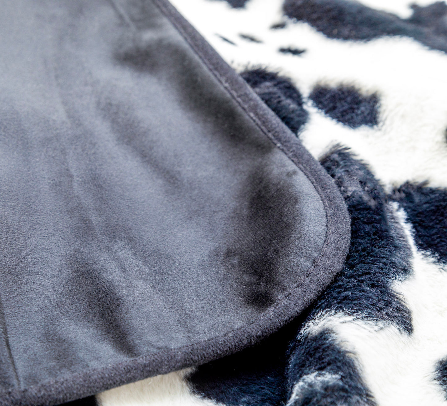 AUSSIE FURBABY™ Waterproof Dog Blanket – Soft Luxury Machine Washable Dog Blankets - Cow Hide