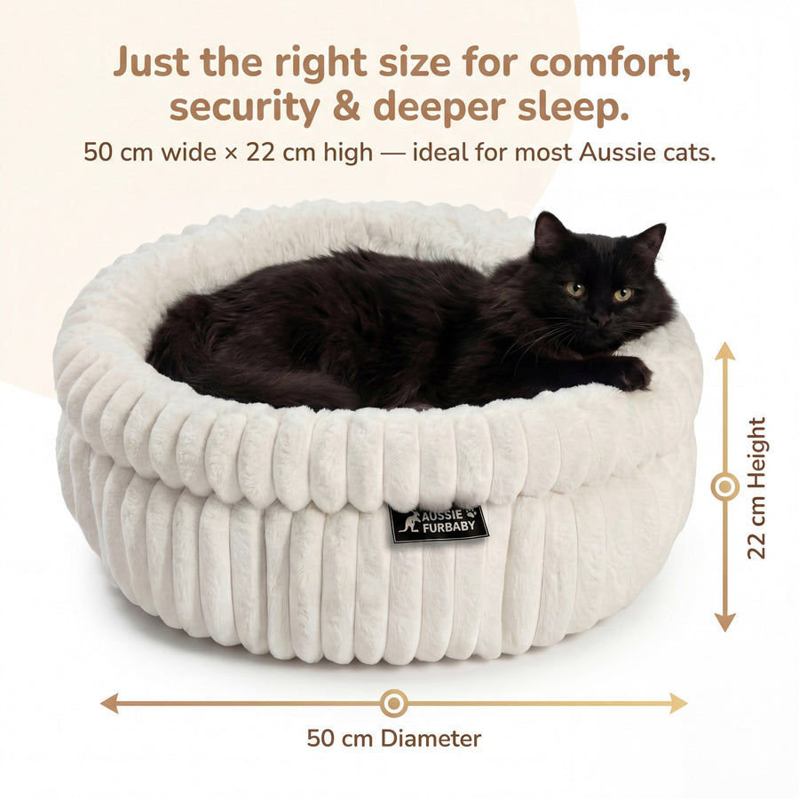 The round cat bed measures 50 cm across and 22 cm high